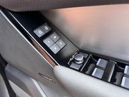 Land Rover Range Rover Velar 2.0 D200 MHEV R-Dynamic SE Auto 4WD Euro 6 (s/s) 5dr 29