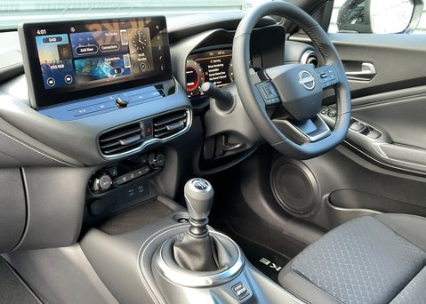 Nissan Juke 1.0 N-connecta manual 12