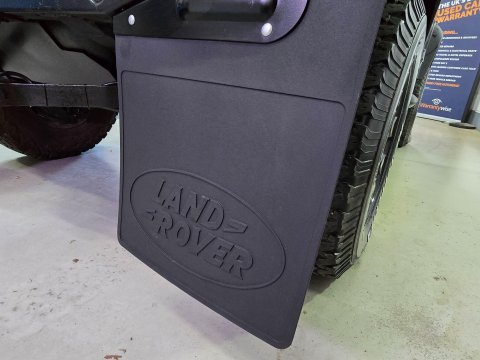 Land Rover Defender 90 HARD-TOP TD5 37