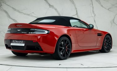 Aston Martin V12 Vantage S Roadster 5