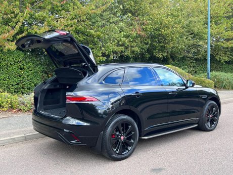 Jaguar F-Pace 2.0 D200 MHEV R-Dynamic Black Auto AWD Euro 6 (s/s) 5dr 39