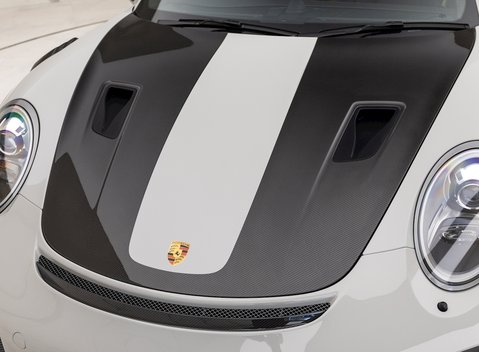 Porsche 911 (991.2) GT2 RS Weissach 24