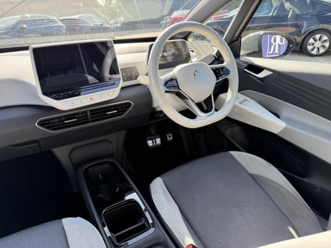 Volkswagen ID.3 Pro Performance 58kWh Business Hatchback 5dr Electric Auto (204 ps) 28