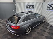 Audi RS4 4.2 FSI V8 Estate 5dr Petrol S Tronic quattro Euro 5 (450 ps) 19