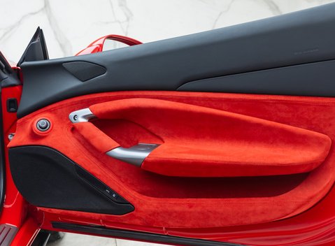 Ferrari F8 SPIDER 26