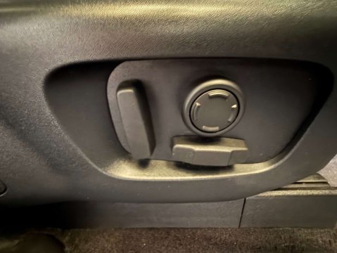 Land Rover Discovery 3.0 Discovery SE SD6 Auto 4WD 17