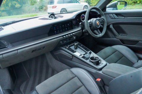 Porsche 911 CARRERA GTS PDK 8