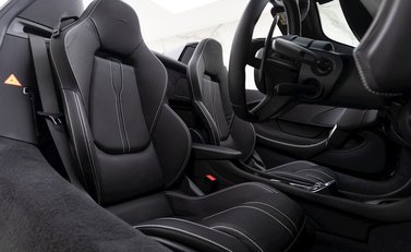 McLaren 570S Spider 15