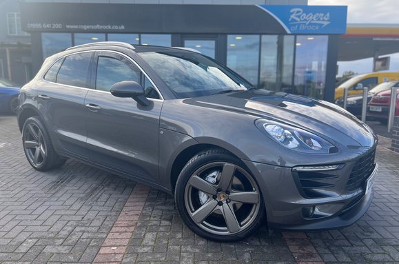 Porsche Macan 3.0 S PDK 4WD AUTO £12000 OF EXTRAS 1