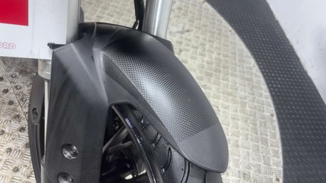 Yamaha MT-125 MT 125 2015 11K VERY CLEAN MOT SERVICED 15BHP 125CC NAKED 17