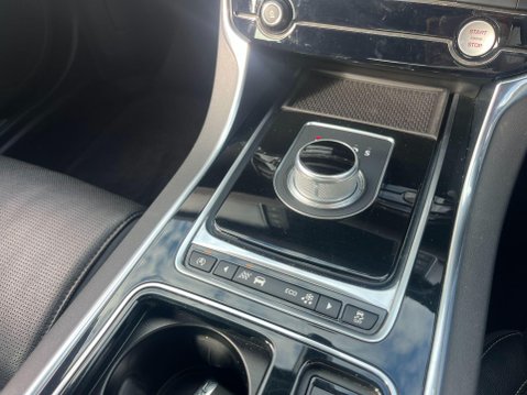 Jaguar XF 2.0d R-Sport Auto Euro 6 (s/s) 4dr 32