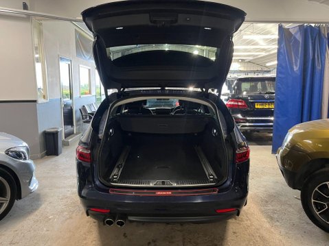 Jaguar XF 2.0d Portfolio Sportbrake Auto Euro 6 (s/s) 5dr 9