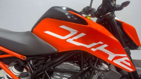 KTM Duke 2020 ONLY 10K RUNNING PROJECT BIKE SPARES OR REPAIR 125CC 10