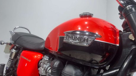 Triumph Bonneville SE 2013 7K NEW MOT INCREDIBLE CONDITION CUSTOM NAKED BIKE 865CC 7