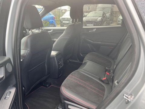 Ford Kuga 2.5h Duratec ST-Line CVT Euro 6 (s/s) 5dr 33