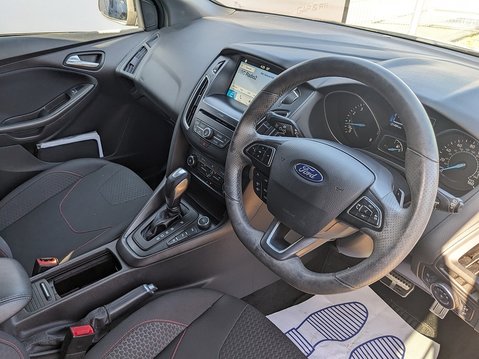 Ford Focus ST-LINE 12