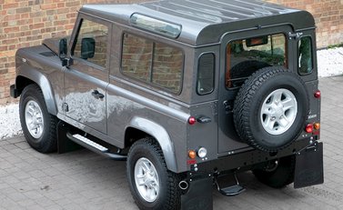Land Rover Defender 90 TD XS Station Wagon 9