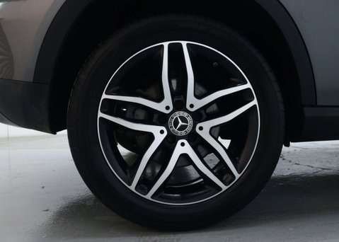 Mercedes-Benz GLA 1.6 GLA180 Urban Edition SUV 5dr Petrol 7G-DCT Euro 6 (s/s) (122 ps) 14
