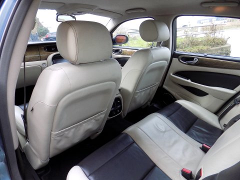 Jaguar XJR 4.2 V8 Supercharged 33