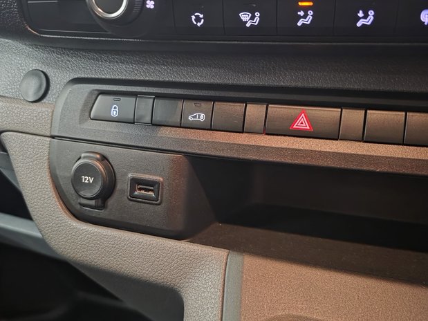 Vauxhall Vivaro Vauxhall Vivaro L2 Diesel 2900 1.5d 100ps Dynamic H1 Van 26