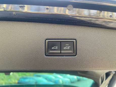 Volkswagen Tiguan 2.0 Tiguan R-Line Tech TDI Semi-Auto 5dr 48