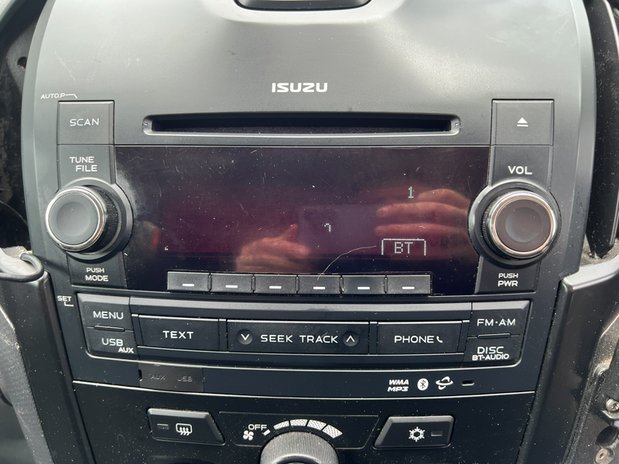 Isuzu D-Max Utility | 1.9 LT | Extended Cab | Tow Bar | AC | E 33