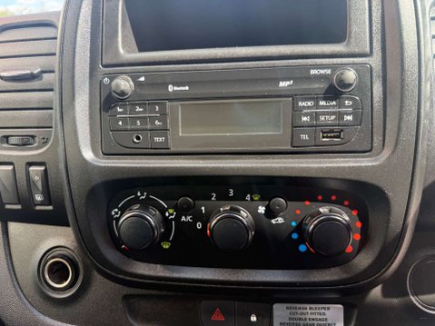 Vauxhall Vivaro 1.6 Vivaro 2900 Bi-T CDTi S/S 9