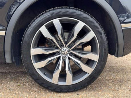 Volkswagen Tiguan 2.0 Tiguan R-Line TDI BlueMotion Technology 4Motion Semi-Auto 4WD 5dr 60