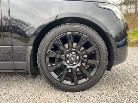 Land Rover Range Rover 3.0 Range Rover Vogue TDV6 Auto 4WD 5dr 12