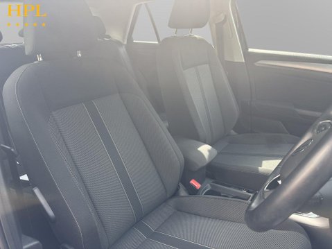 Volkswagen T-Roc 1.0 TSI Life SUV 5dr Petrol Manual Euro 6 (s/s) (110 ps) 22