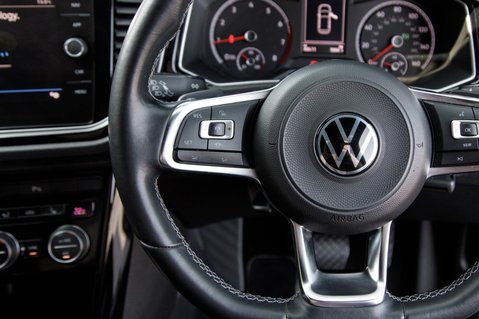 Volkswagen T-Roc BLACK EDITION TSI EVO DSG 18