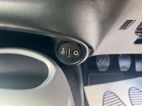 Nissan Juke 1.2 DIG-T N-Connecta Euro 6 (s/s) 5dr 38