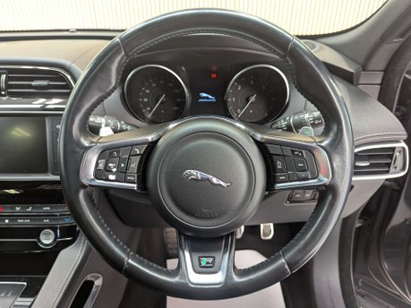 Jaguar F-Pace 2.0 F-PACE R-Sport AWD D Auto 4WD 5dr 57