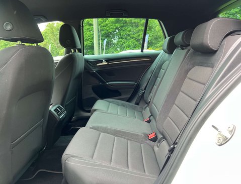 Volkswagen Golf 2.0 Golf R TSi 4Motion Semi-Auto 4WD 5dr 42