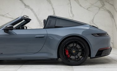 Porsche 911 Targa 4 GTS (992) 54