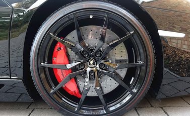 Lamborghini Aventador LP 700-4 Pirelli Edition 16