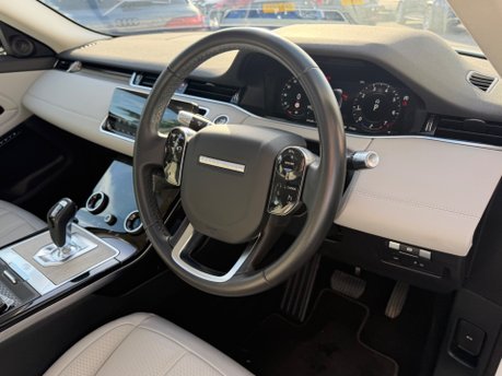 Land Rover Range Rover Evoque SE MHEV 31