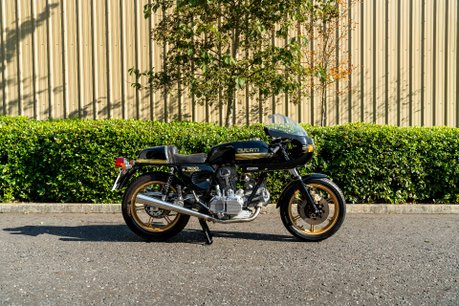 Ducati 900 SS DESMO. EXCELLENT EXAMPLE. NEW GASKETS. UPDATED CARBS. SINGLE & DUAL SEAT 2