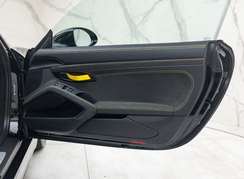 Porsche Cayman GT4 (718) 31