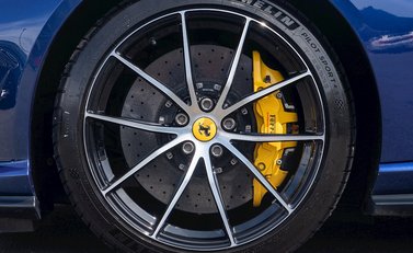 Ferrari 812 Superfast 10