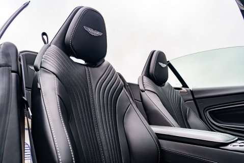 Aston Martin DB11 V8 VOLANTE 11