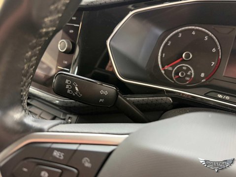 Volkswagen T-Cross 1.0 TSI SEL Euro 6 (s/s) 5dr 53