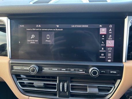 Porsche Macan S PDK 36