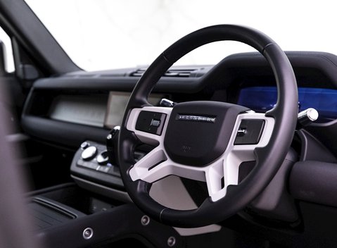 Land Rover Defender 110 SE D250 Urban 9