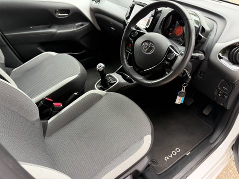 Toyota Aygo VVT-I X-TREND TSS 12