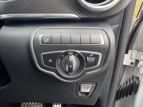 Mercedes-Benz V Class V250D AMG Line Auto Diesel Extra Long Wheelbase 8 SEATER/360 CAM/SAT NAV 31