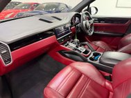 Porsche Cayenne 2.9T V6 S SUV 5dr Petrol TiptronicS 4WD Euro 6 (s/s) (440 ps) 37