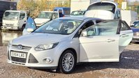 Ford Focus 1.6 Zetec Navigator Hatchback 5dr Petrol Powershift Euro 5 (125 ps) 9
