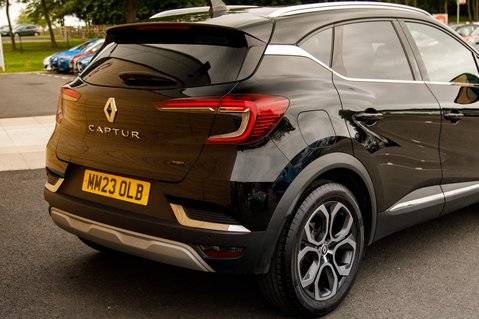 Renault Captur TECHNO E-TECH 8