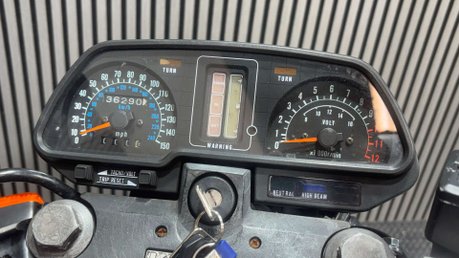 Kawasaki Z GT 550 1987 36K RUNNING PROJECT BIKE SPARES OR REPAIR 550CC 21